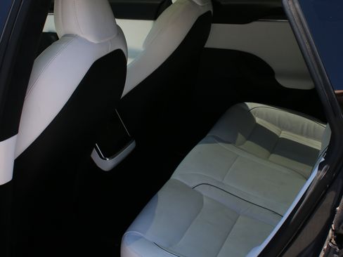 Used 2022 Tesla Model S Plaid AWD/4WD image 6