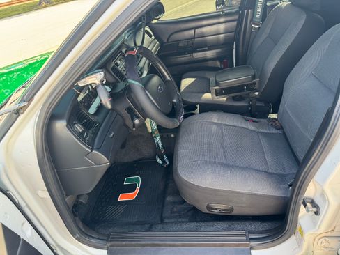 Used 2010 Ford Crown Victoria Police Interceptor RWD image 13