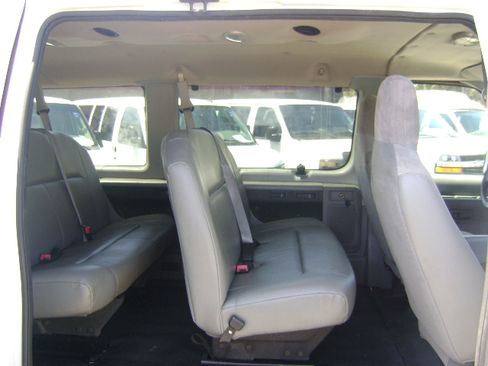 Used 2009 Ford E-350 and Econoline 350 Extended Wagon Super Duty RWD image 6
