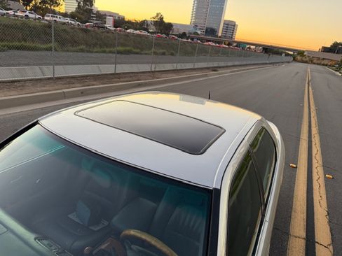 Used 2000 Lexus LS 400 image 8