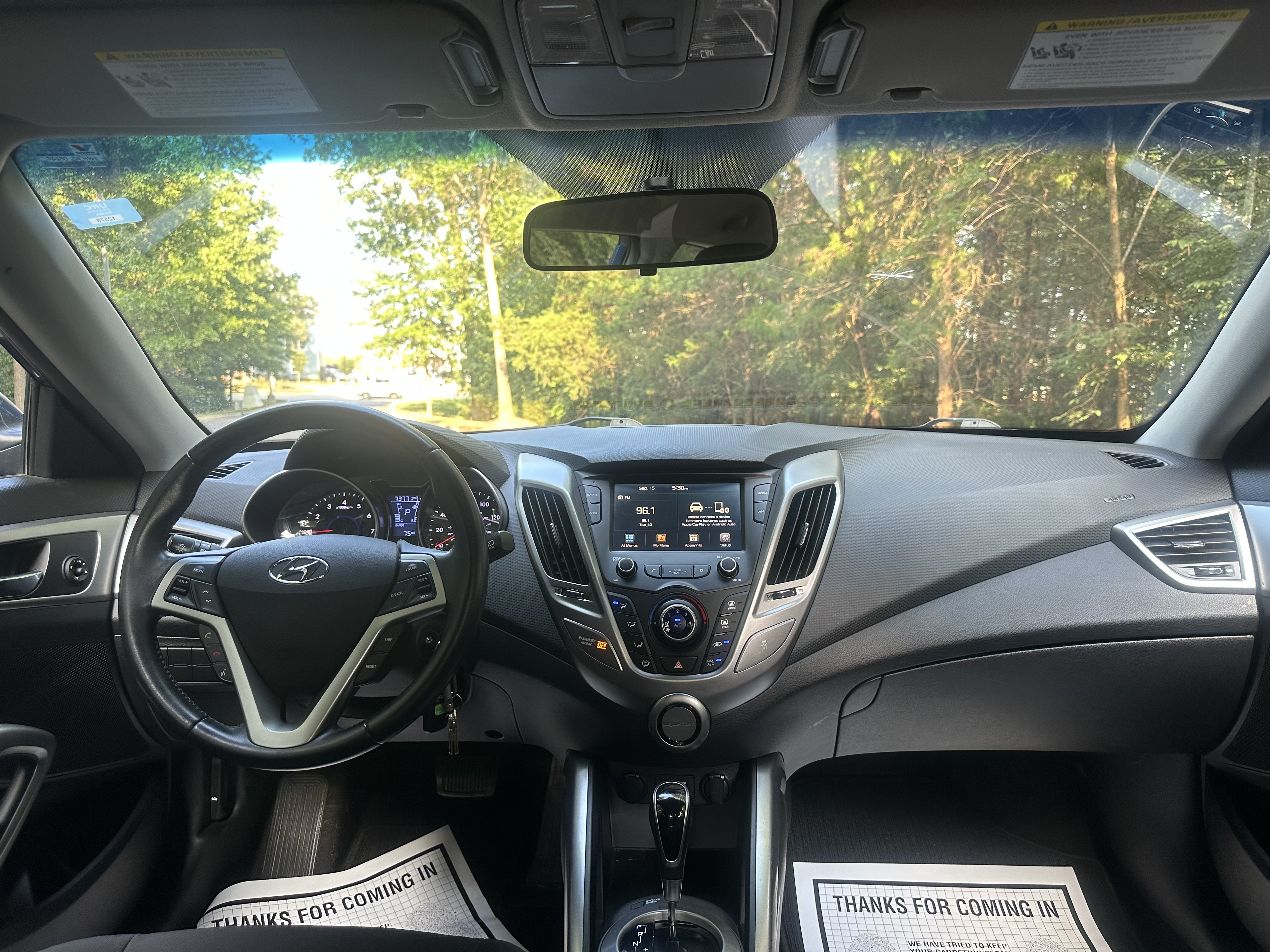 Used 2017 Hyundai Veloster FWD image 18