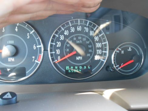 Used 2003 Chrysler Sebring LXi image 16