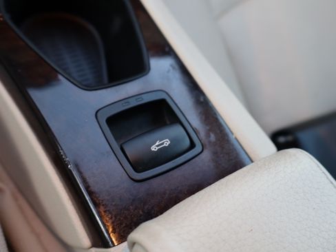 Used 2010 BMW 328i image 25