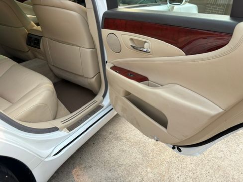 Used 2012 Lexus LS 460 AWD image 15