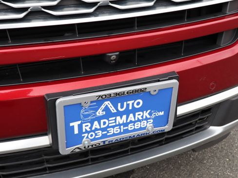 Used 2018 Ford Explorer 4WD Platinum image 11