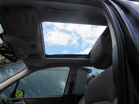 Used 2015 Subaru Forester 2.5i Limited AWD/4WD image 19