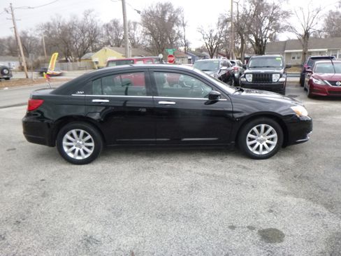 Used 2014 Chrysler 200 Limited image 5