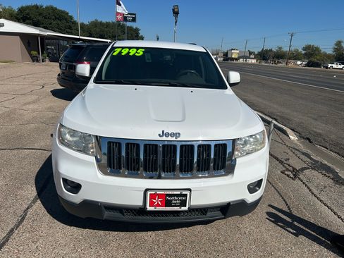 Used 2013 Jeep Grand Cherokee Laredo image 1