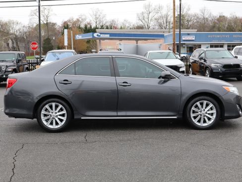 Used 2012 Toyota Camry XLE image 9
