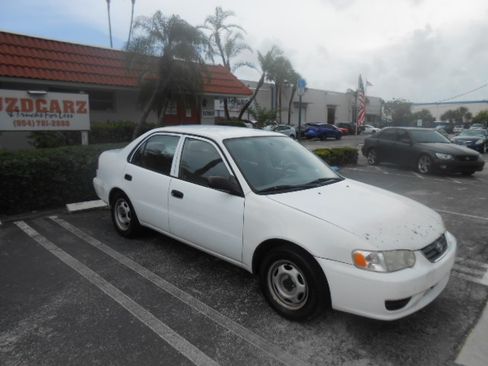 Used 2002 Toyota Corolla CE FWD image 7