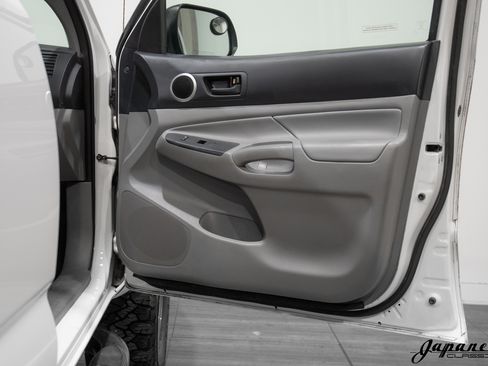 Used 2013 Toyota Tacoma 4x4 Double Cab image 21