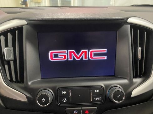 Used 2024 GMC Terrain FWD SLT image 9