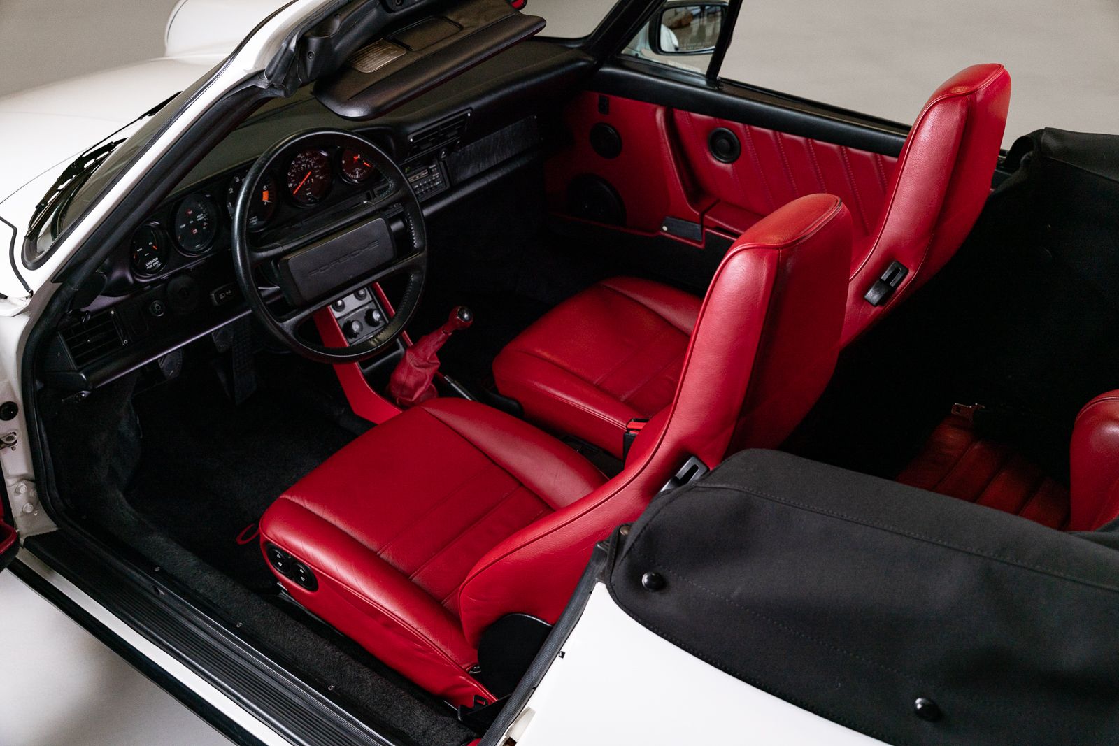 Used 1989 Porsche 911 Carrera Cabriolet RWD image 61