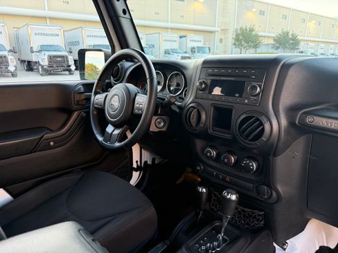 Used 2015 Jeep Wrangler Sport AWD/4WD image 70