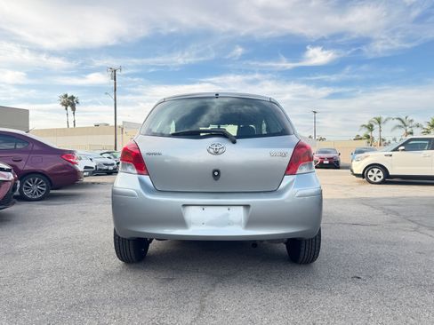 Used 2011 Toyota Yaris image 5