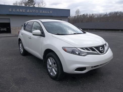 Used 2011 Nissan Murano S image 2