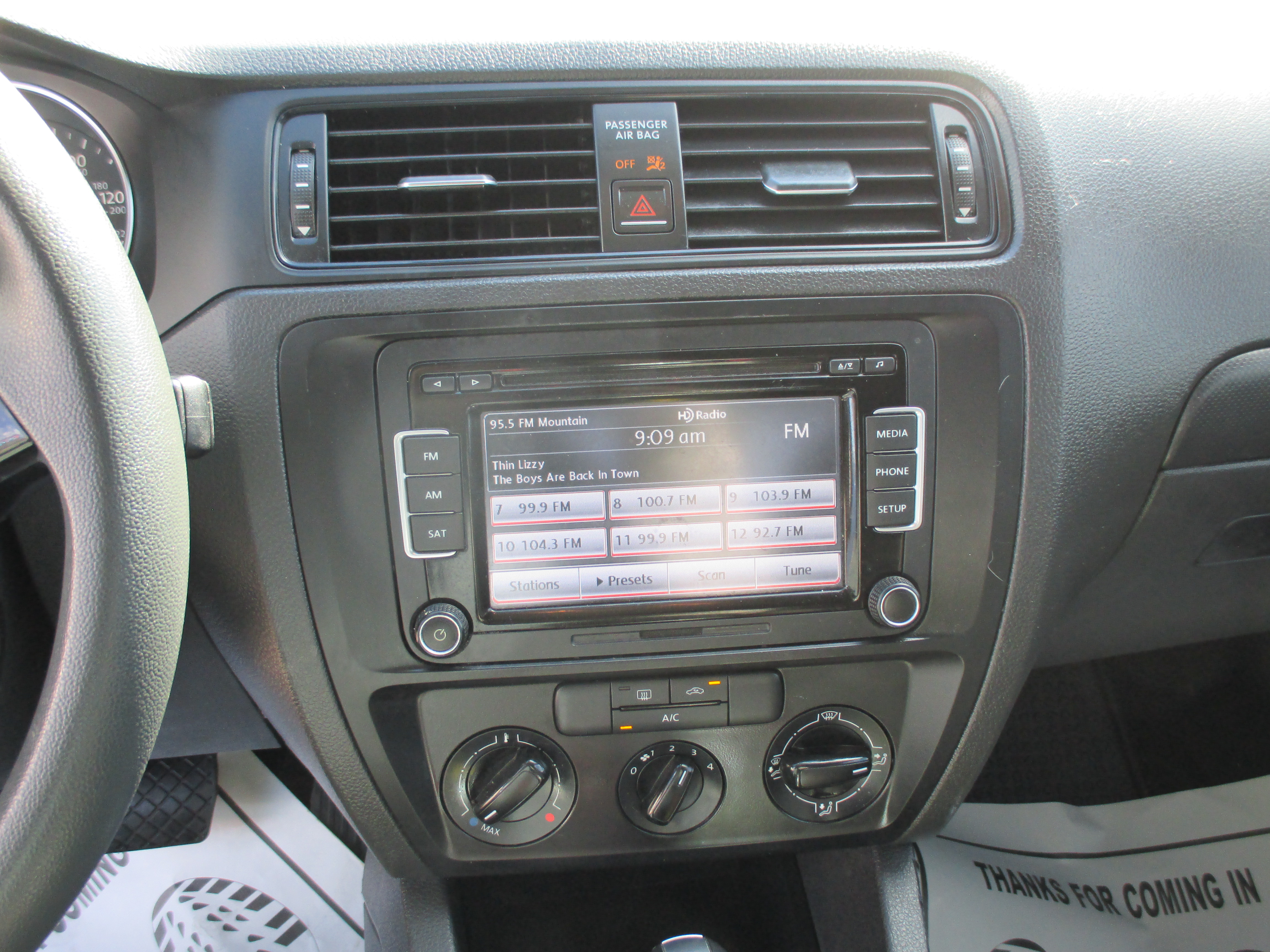 Used 2015 Volkswagen Jetta SE Sedan 4D FWD image 6