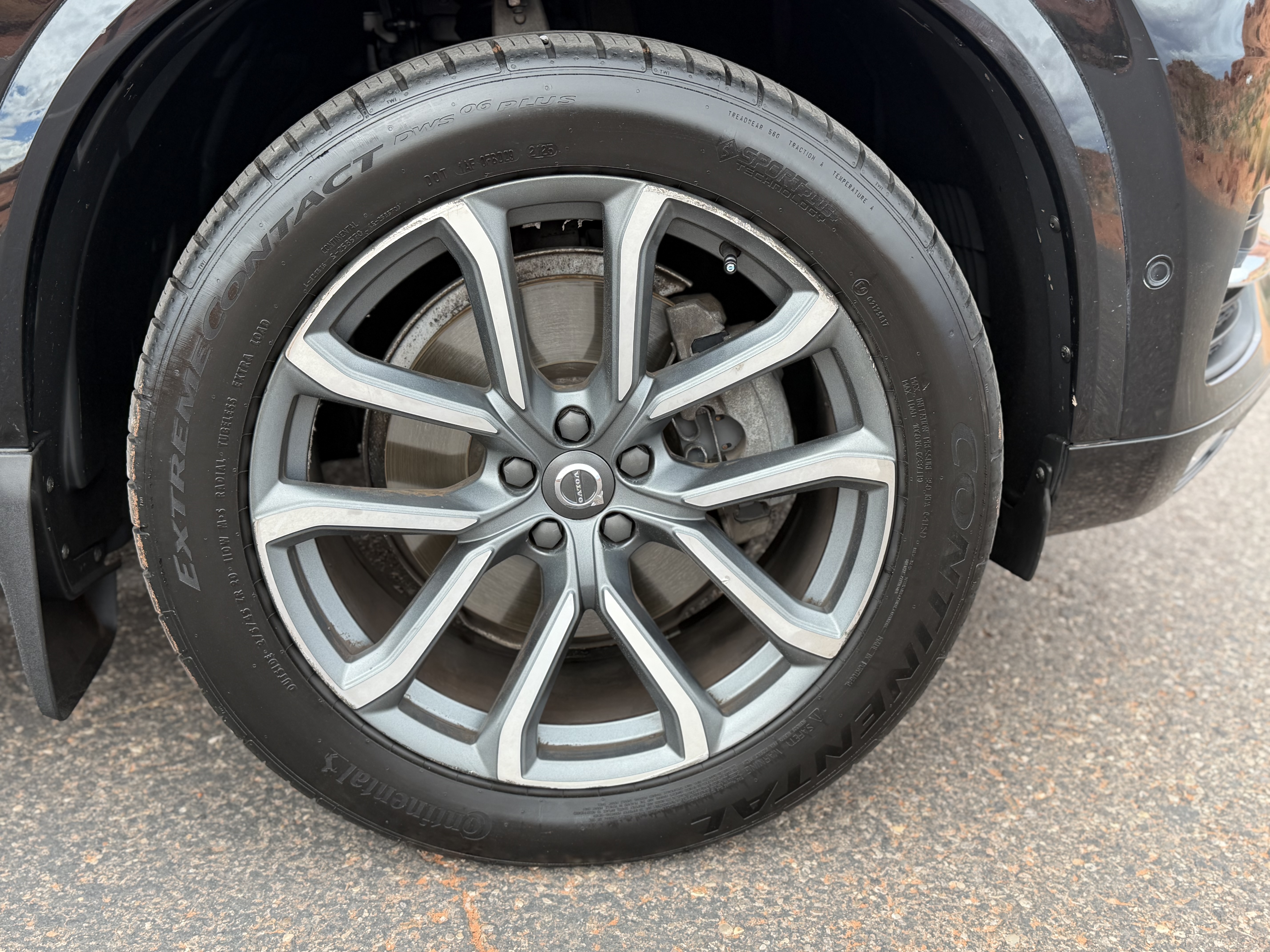 Used 2017 Volvo XC90 AWD T6 Momentum image 8