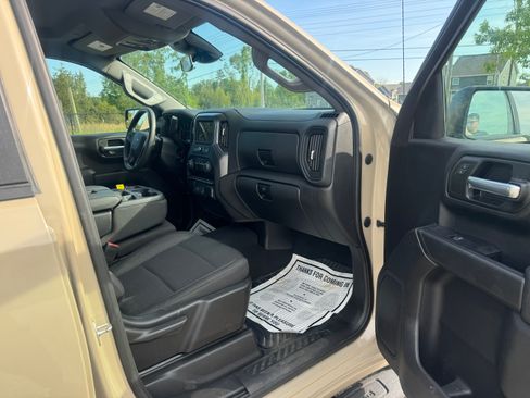 Used 2022 Chevrolet Silverado 1500 Custom Trail Boss AWD/4WD image 15