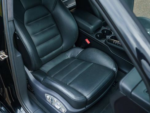 Used 2015 Porsche Macan Turbo AWD/4WD image 20