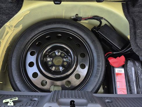 Used 2002 Ford Thunderbird Deluxe RWD image 26