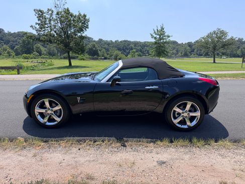 Used 2007 Pontiac Solstice GXP image 25
