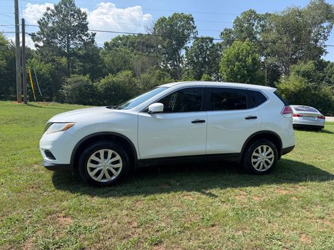Used 2016 Nissan Rogue AWD image 1