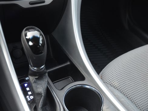 Used 2011 Hyundai Sonata GLS image 17