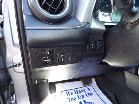 Used 2017 Toyota RAV4 Limited image 7