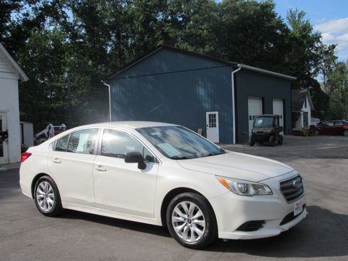 Used 2017 Subaru Legacy 2.5i AWD/4WD image 9