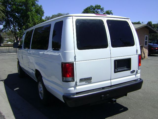 Used 2008 Ford E-350 and Econoline 350 Extended Wagon Super Duty RWD image 5