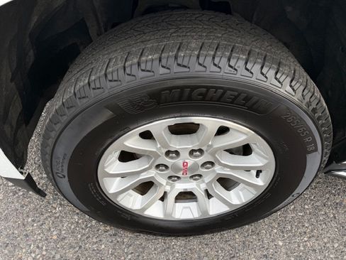 Used 2019 GMC Yukon SLT image 25