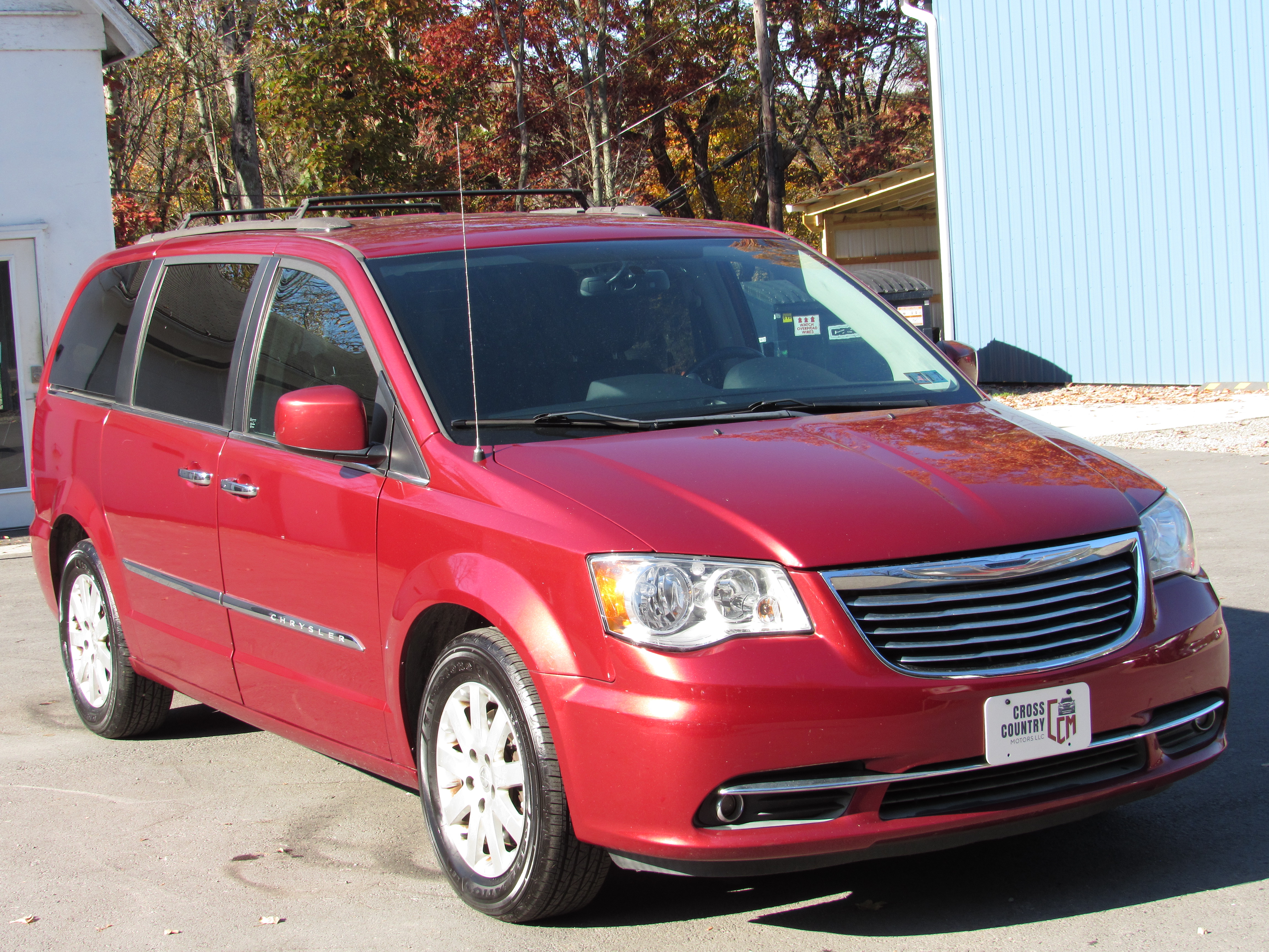 Used 2015 Chrysler Town & Country Touring FWD image 14