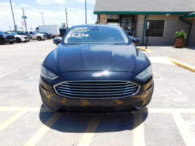 Used 2019 Ford Fusion SE FWD image 3