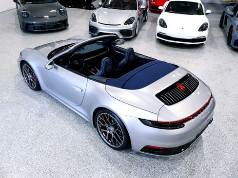 Used 2020 Porsche 911 Carrera 4S Cabriolet AWD/4WD image 12