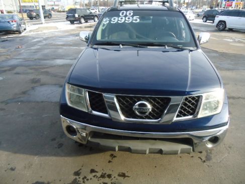 Used 2006 Nissan Frontier SE image 3