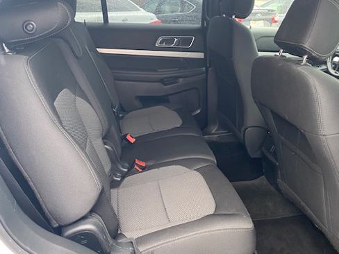 Used 2017 Ford Explorer 4WD XLT image 16