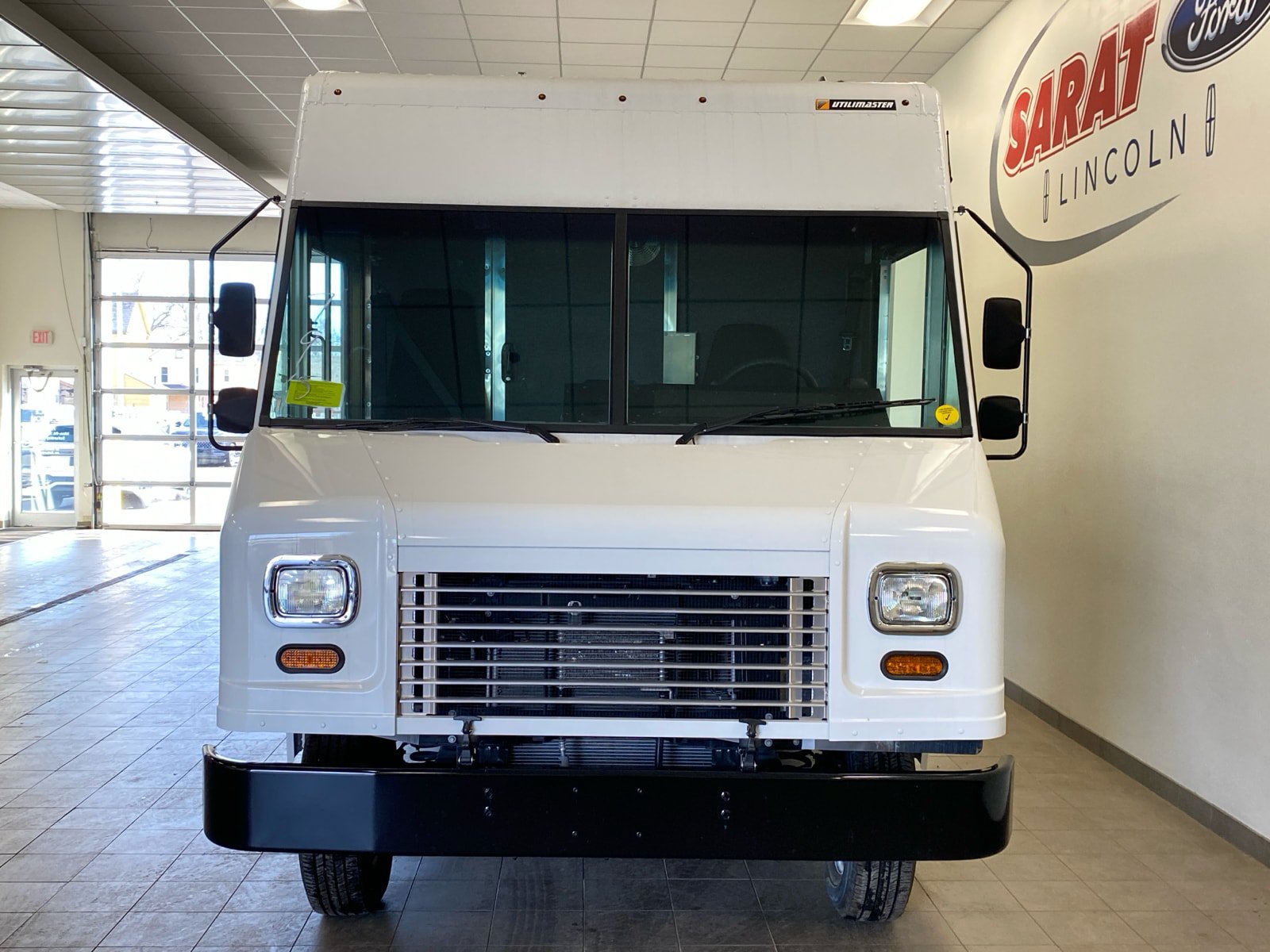 New 2026 Ford E-450 and Econoline 450 RWD image 3