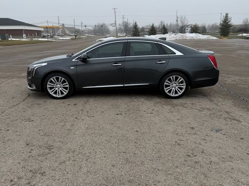 Used 2019 Cadillac XTS Luxury image 7