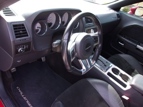 Used 2012 Dodge Challenger SRT image 10