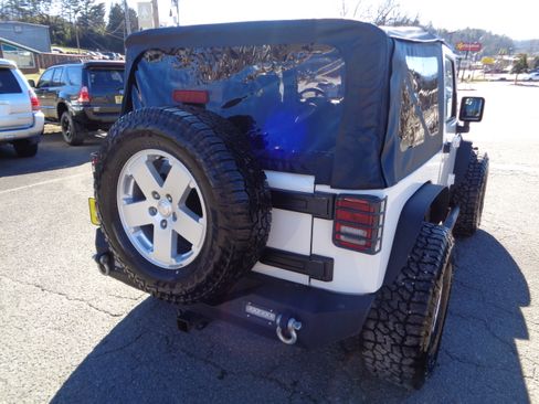 Used 2008 Jeep Wrangler X image 12