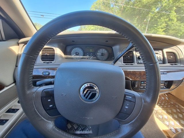 Used 2010 Mercury Grand Marquis LS RWD image 9