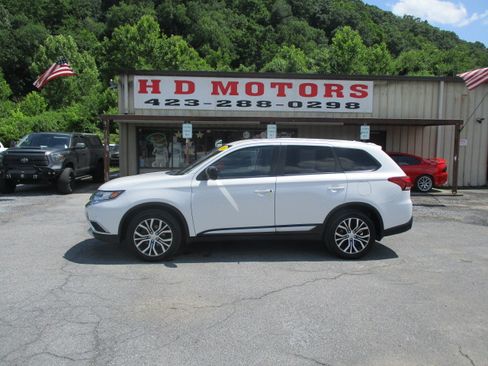 Used 2016 Mitsubishi Outlander 4WD ES image 1