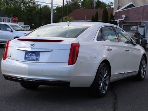 Used 2013 Cadillac XTS image 9