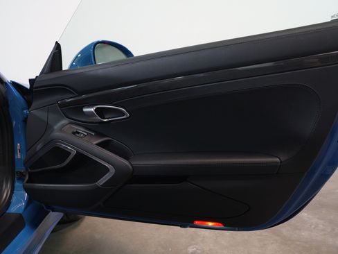 Used 2018 Porsche 911 Targa 4 GTS image 97