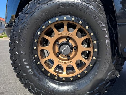 Used 2010 Lexus LX 570 image 20