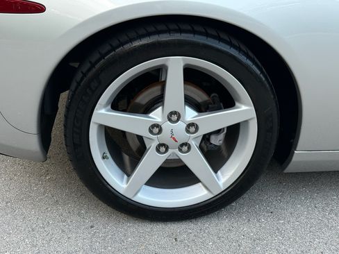 Used 2005 Chevrolet Corvette Coupe RWD image 84