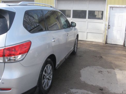 Used 2015 Nissan Pathfinder SL image 4
