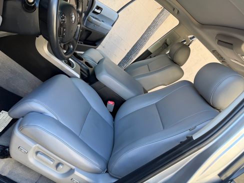 Used 2011 Toyota Sequoia Limited image 21