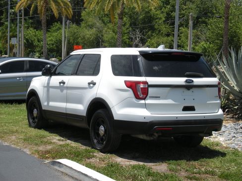 Used 2017 Ford Explorer 4WD Police Interceptor image 3